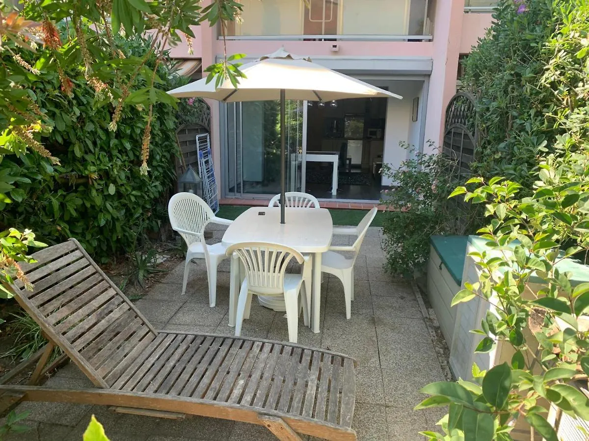 Magnifique Studio A 2 Mn De La Mer Vallauris 0*,  France